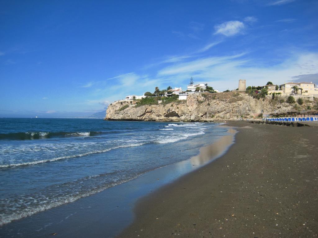 Apartamentos Turisticos Anoreta Rincón de la Victoria Exteriör bild