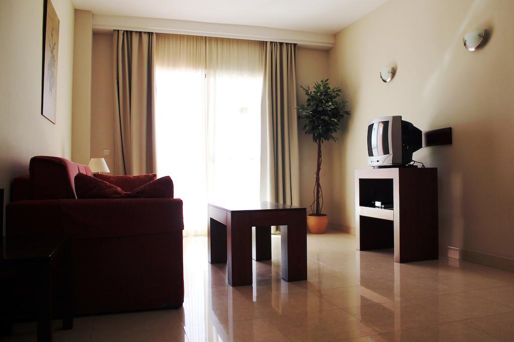 Apartamentos Turisticos Anoreta Rincón de la Victoria Exteriör bild