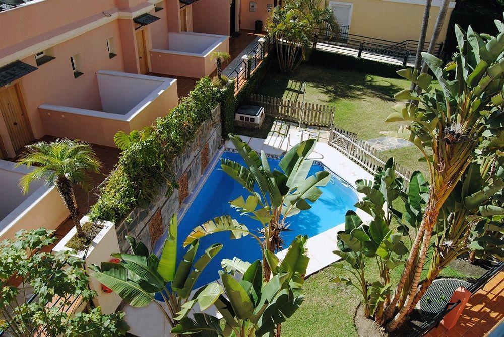 Apartamentos Turisticos Anoreta Rincón de la Victoria Exteriör bild