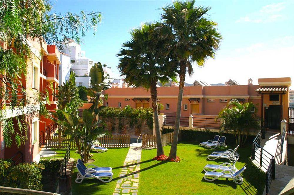 Apartamentos Turisticos Anoreta Rincón de la Victoria Exteriör bild
