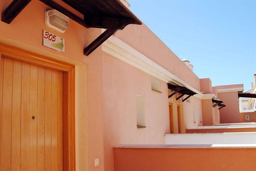 Apartamentos Turisticos Anoreta Rincón de la Victoria Exteriör bild