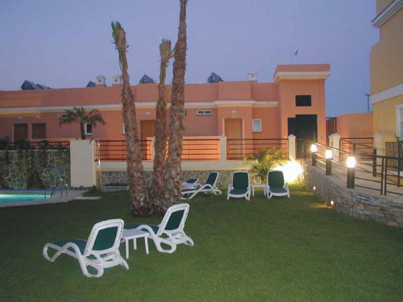 Apartamentos Turisticos Anoreta Rincón de la Victoria Exteriör bild