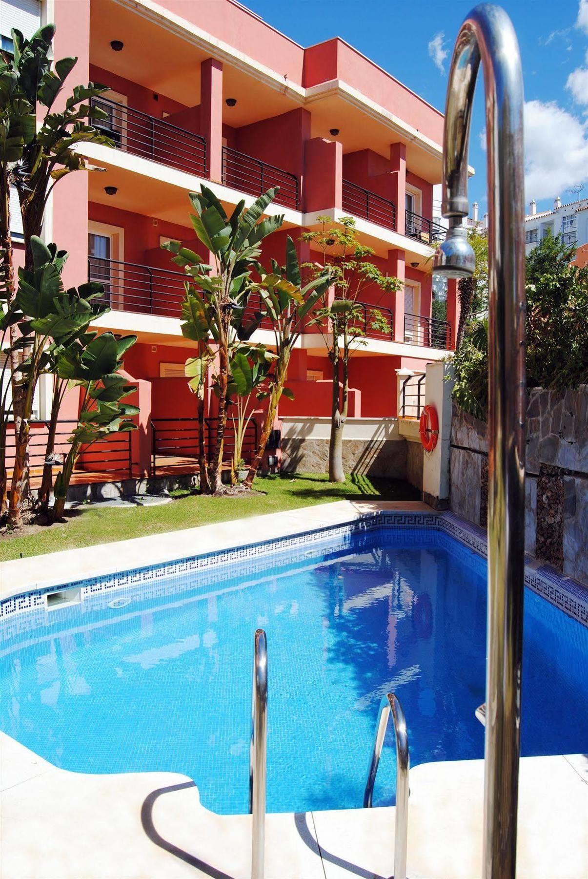 Apartamentos Turisticos Anoreta Rincón de la Victoria Exteriör bild